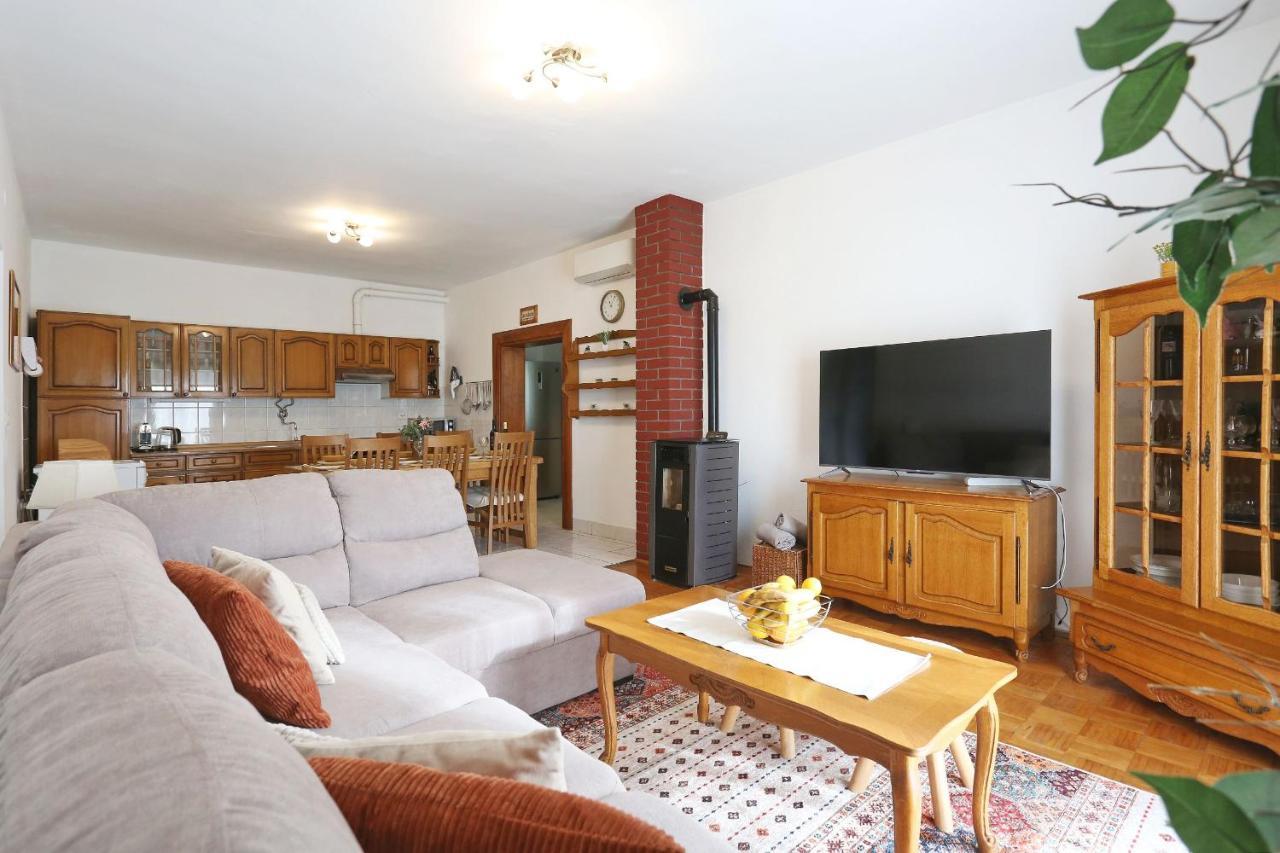 Seaview Apartment Aida 珀塞达耶 外观 照片